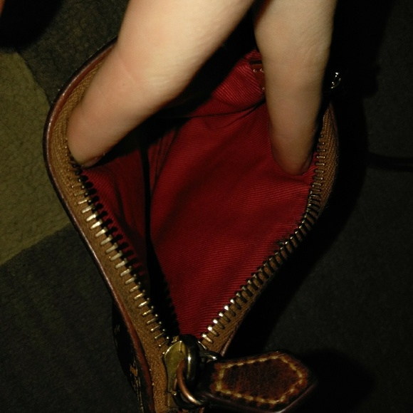 Dooney & Brooke clutch - Picture 3 of 3